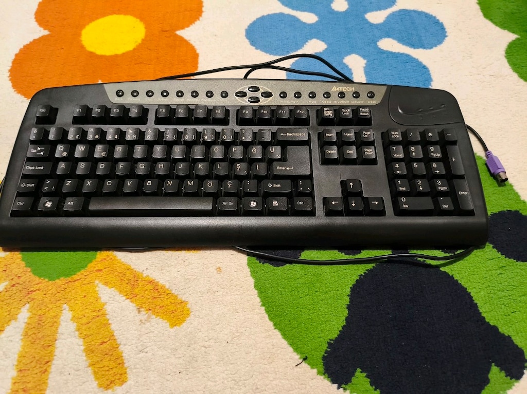 A4Tech KB-8 Multimedya Klavye (PS/2, Türkçe Q)