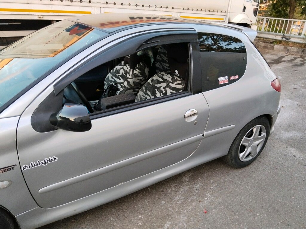 tek kapı bakımlı yeni motor Peugeot 206 - 10