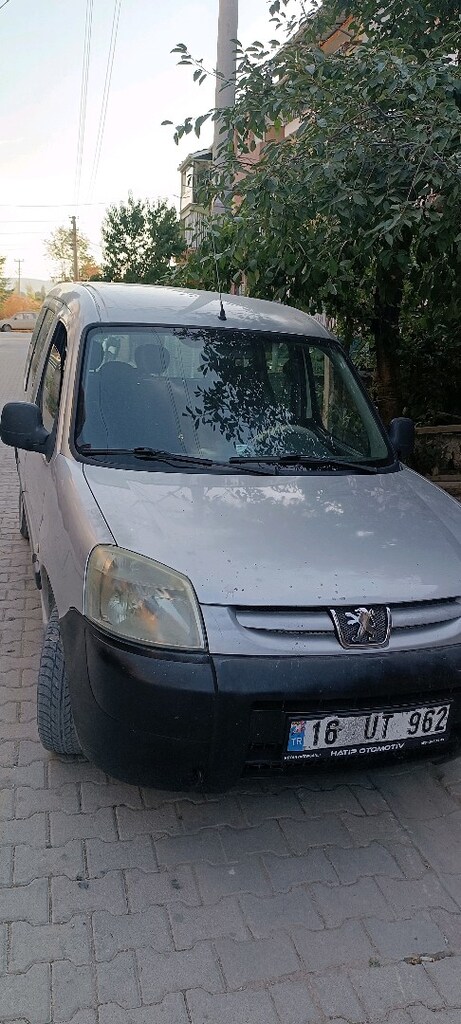 2005 model Peugeot partner - 13