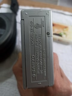 Sanyo M-G12 Walkman - 5