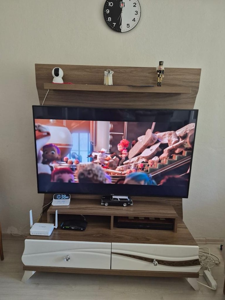 Konsol + Masa + 6 Sandalye + TV Ünitesi - 8