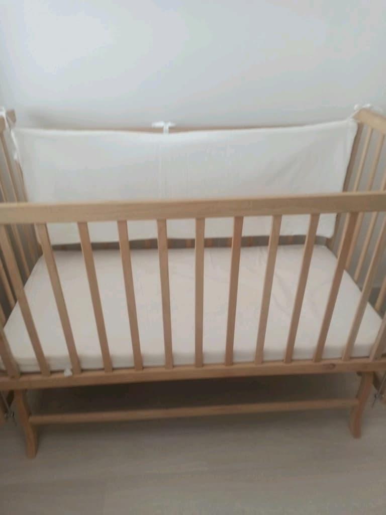 e-bebek Ahşap Beşik (Sallanabilir / Sabitlenebilir) - Çok Temiz - 4