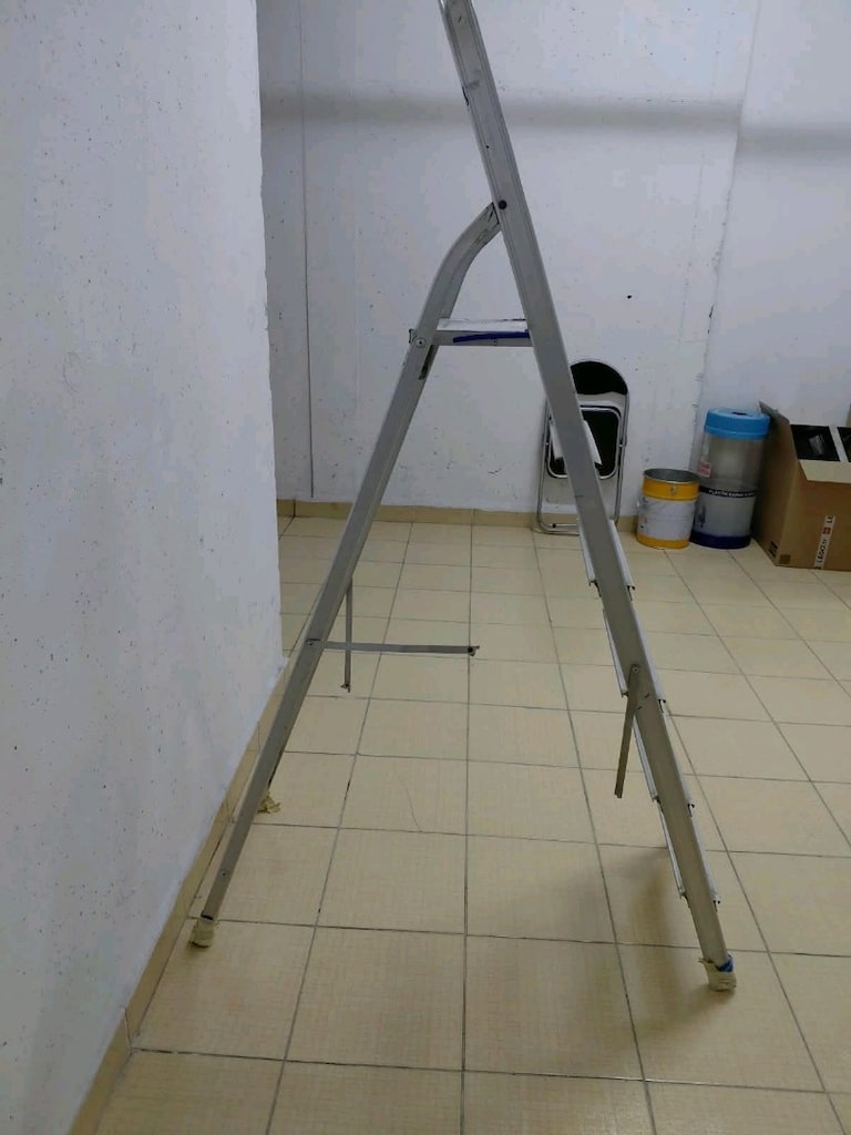 Ufak Tamirat İsteyen Sağlam Gövdeli 5+1 Alüminyum Merdiven - 2