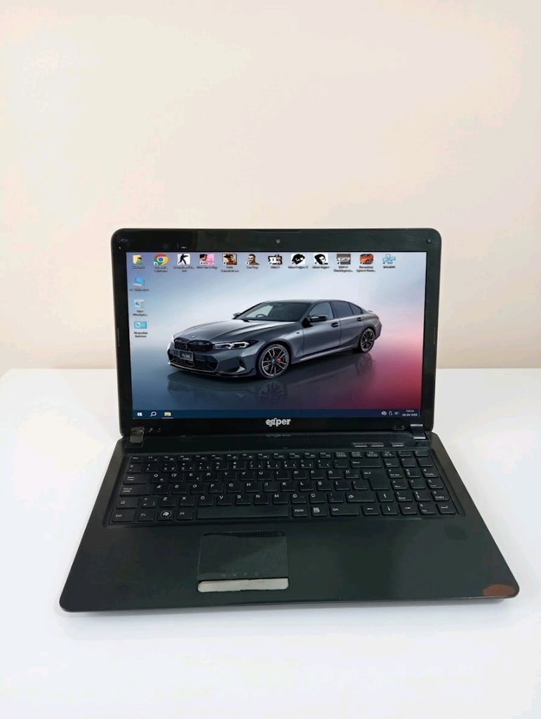 Oyun yüklü laptop bilgisayar - 2