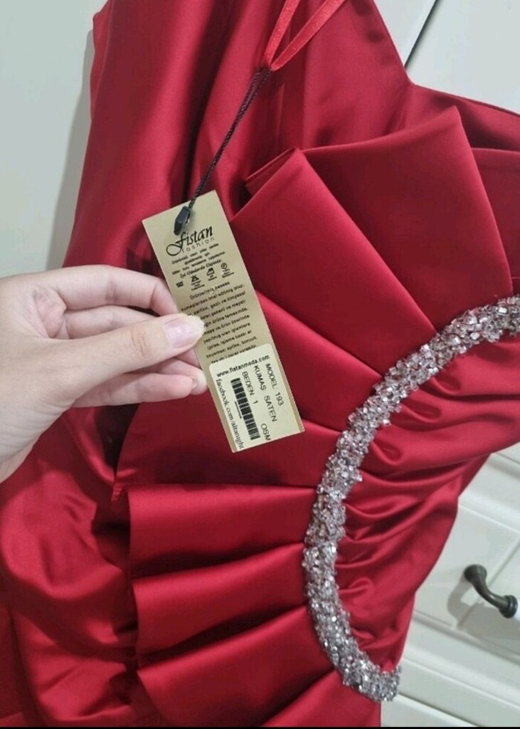 Kırmızı Askılı ve Taşlı Abiye - 4