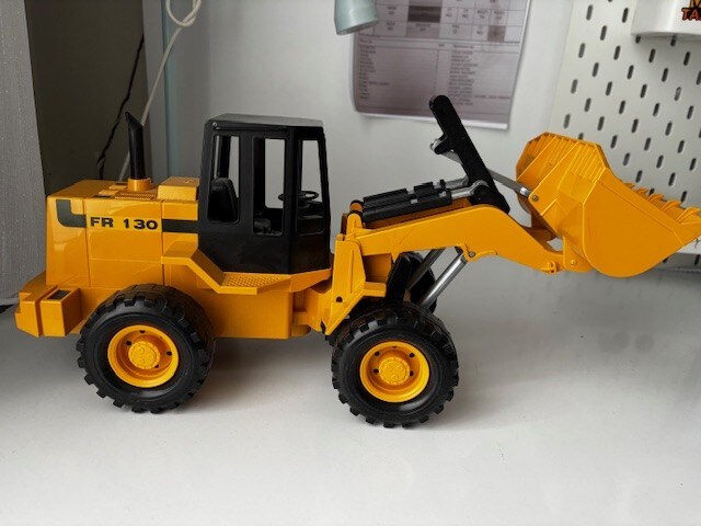 Bruder Kepçeli Ekskavatör - 40 cm Boyunda