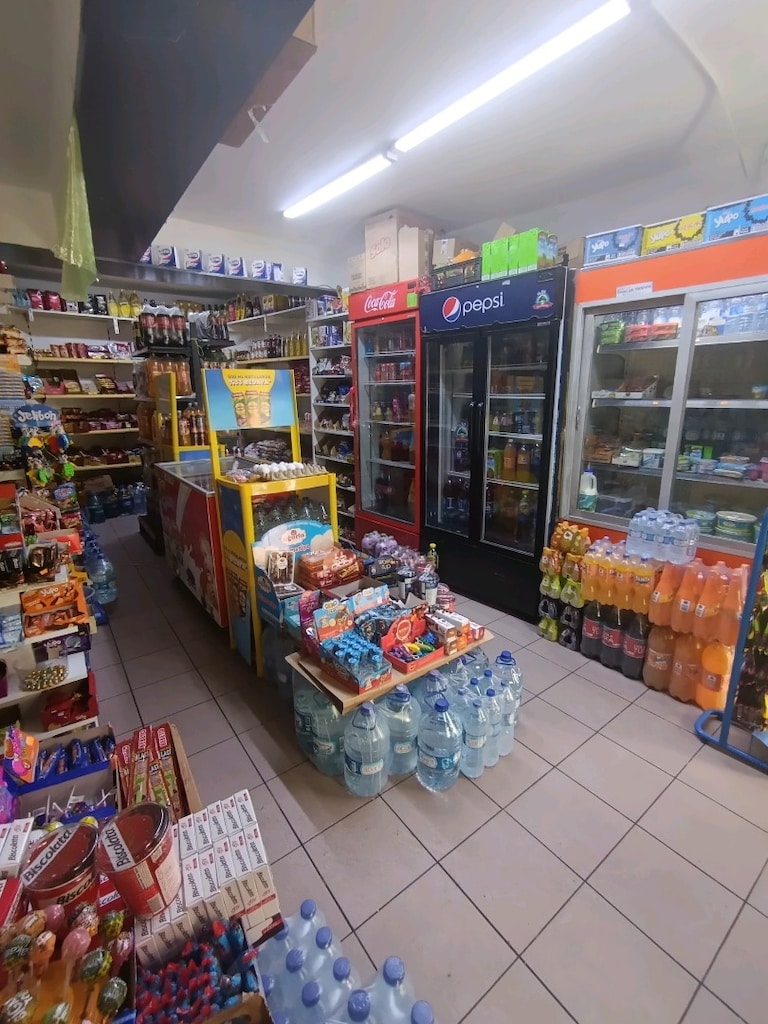 market - 3