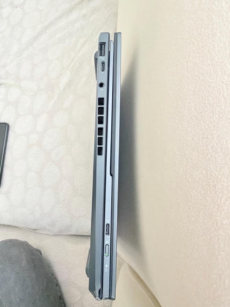 Asus ZenBook Duo UX8406CA Kılıfı Var - 14