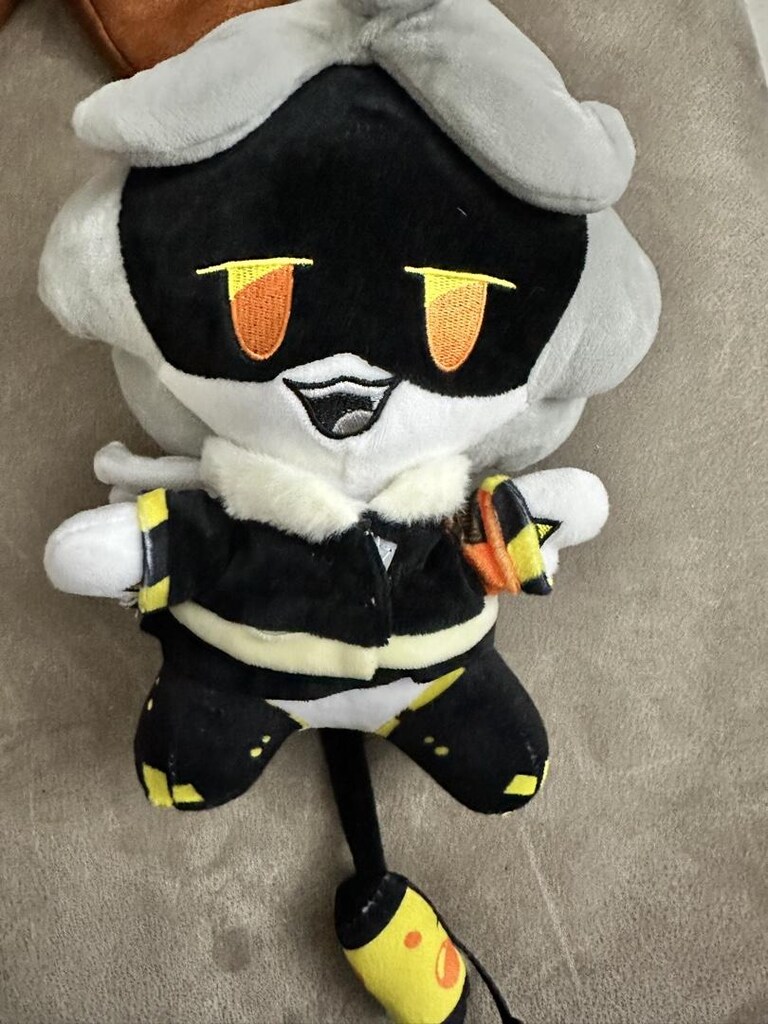 V murder drones plush - 4