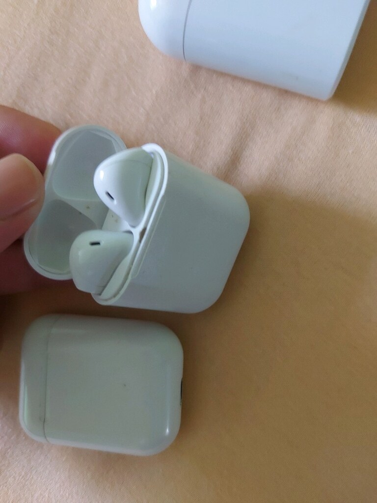 3 adet kulaklik 2 tek biri çift taraf calisiyor hepsi 500 tl - 5
