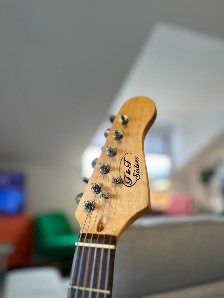 T&T SISTERS STRATOCASTER ELEKTRO GİTAR TERTEMİZ - 6