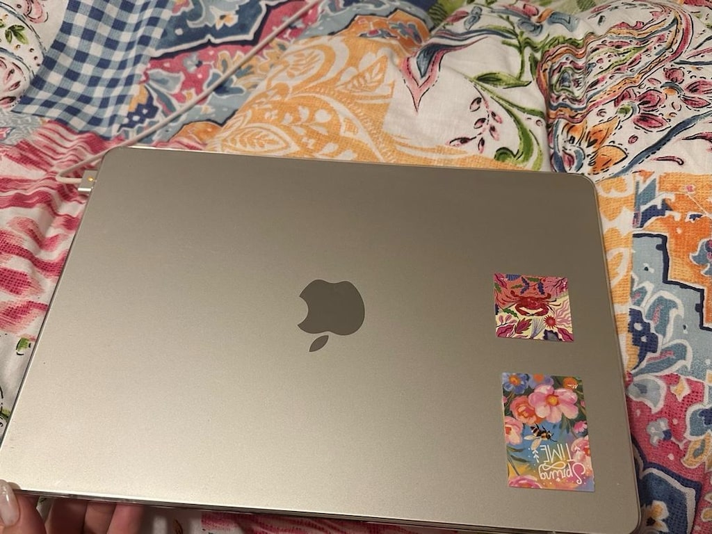MACBOOK AIR M3 - 4