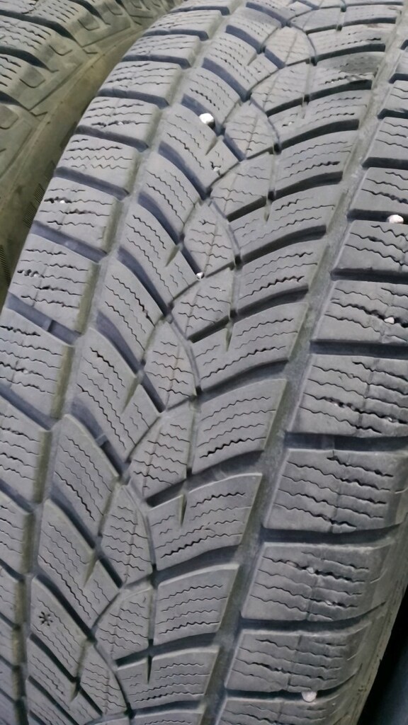 225 60 17 Goodyear lastik - 5