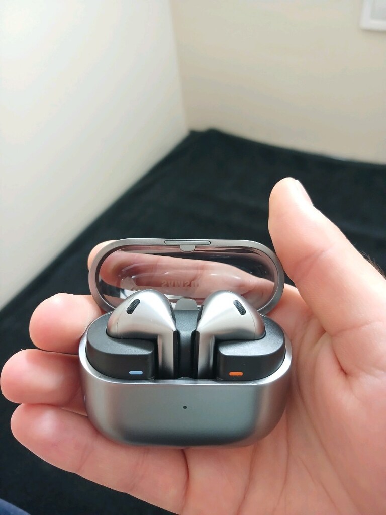 Kutulu Faturalı Garantili Sıfır Samsung Galaxy Buds 3 - 4