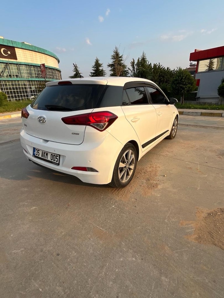 İ20 2017 Model 1.4 CRDİ Style paket - 2