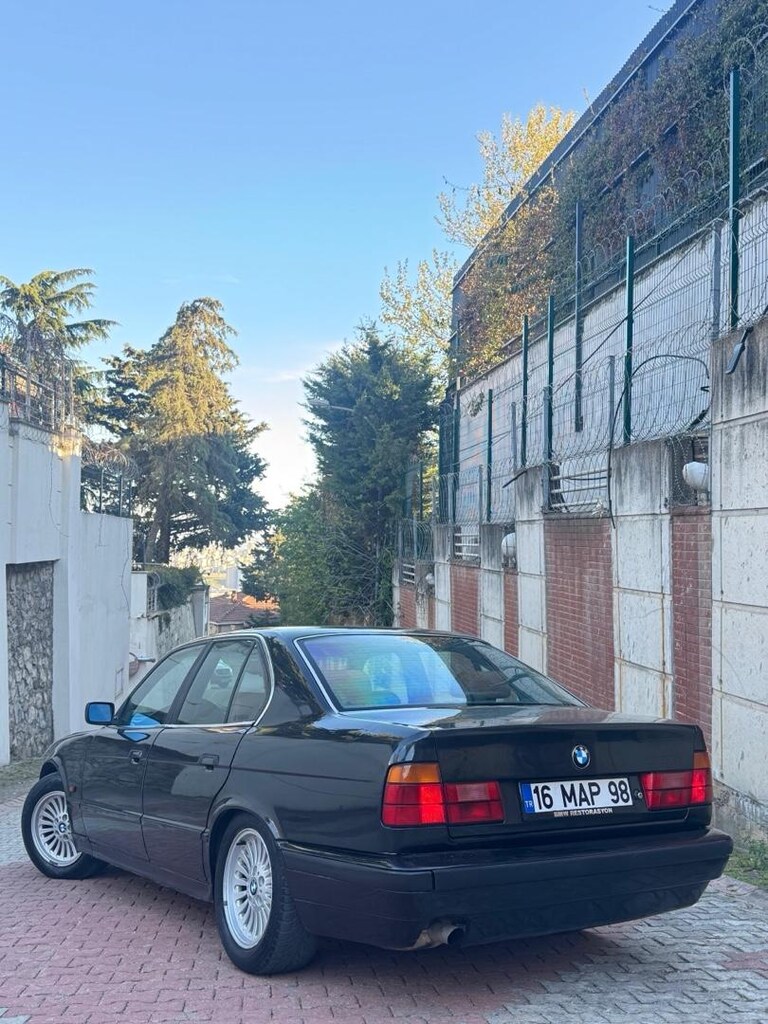 Acill !.. BMW E34 520i '93 DiamantSchwarz M50B20 Manuel Business - 3