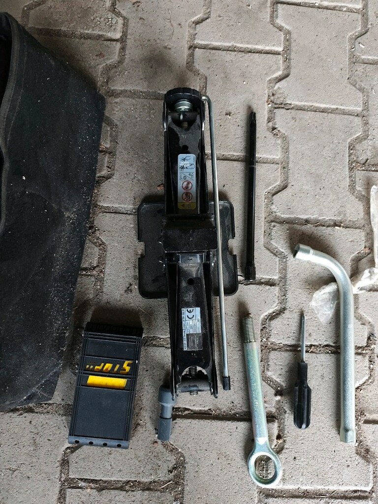 Doblo orjinal kriko takım - 2