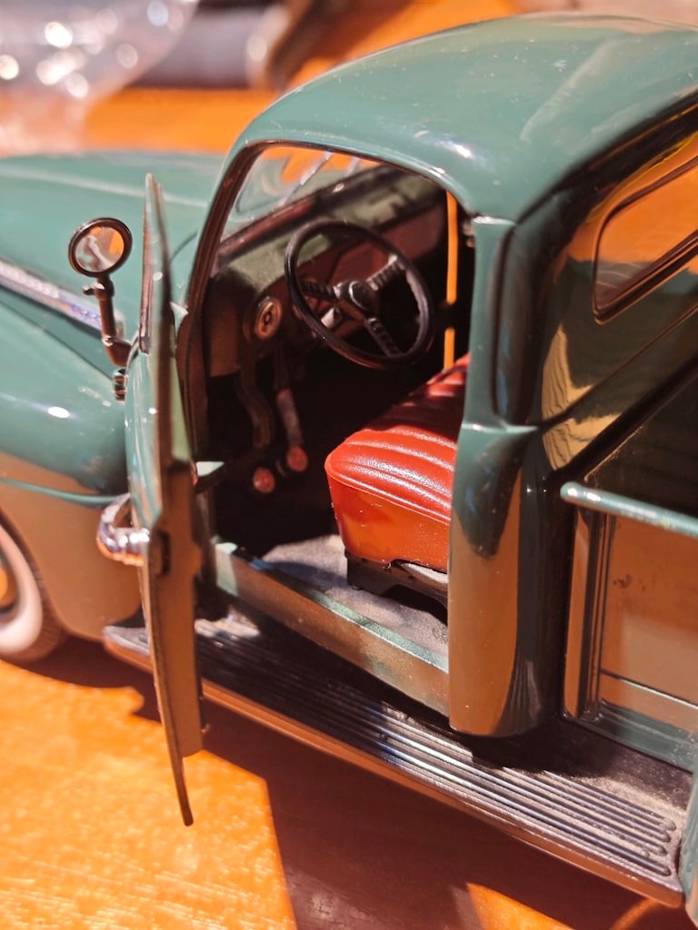 Welly 1951 Ford Diecast Pick Up Vehicle - 12