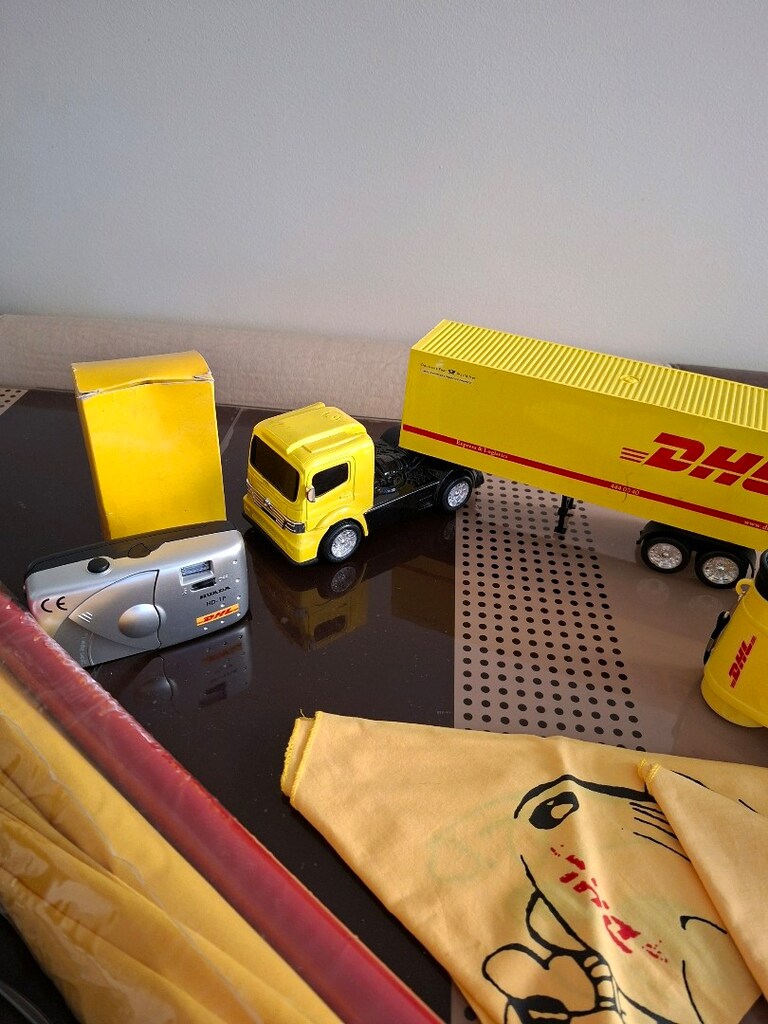 DHL Kamyon Dürbün Kupa Şemsiye Bandana Fotograf Makinası Darbuka Tef - 10