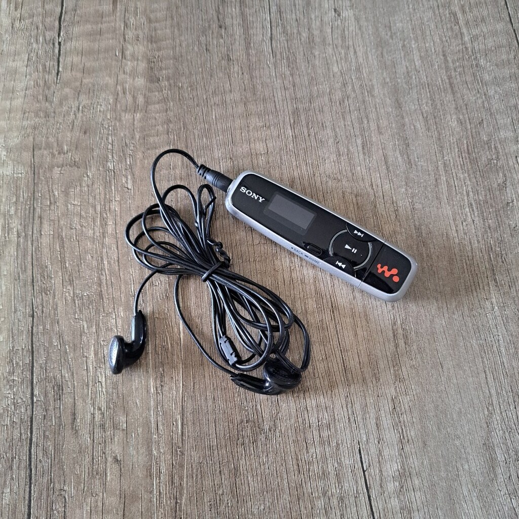 2Adet Sony Mp3 player - 2