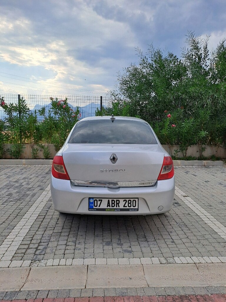 renault symbol 2011 - 6
