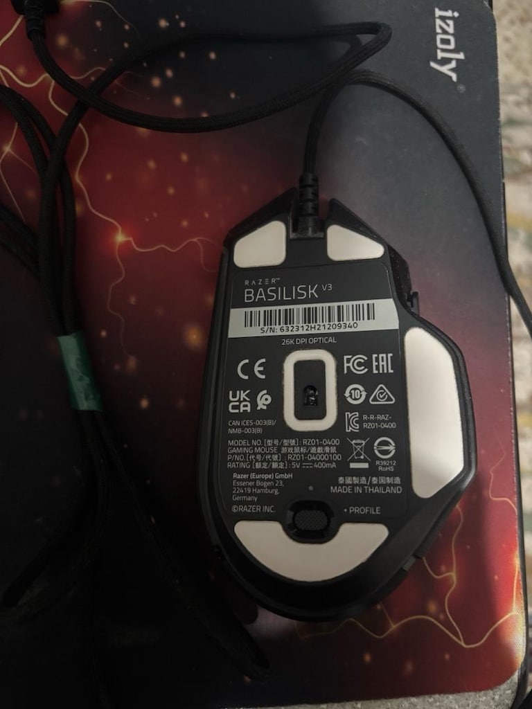 RAZER BASILIKS V3 26K DPI YÜKSEK HERTZ GAMİNG MOUSE MOUSE PAD HEDİYE - 2