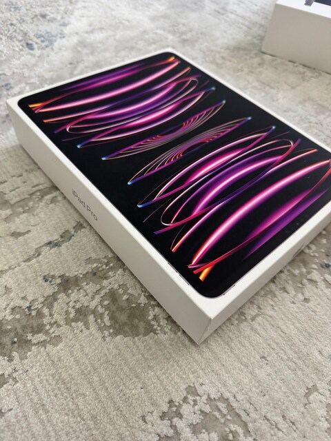 Apple iPad Pro 12.9 - 6. Nesil 128 GB Gümüş (Sıfırdan Farksız)
