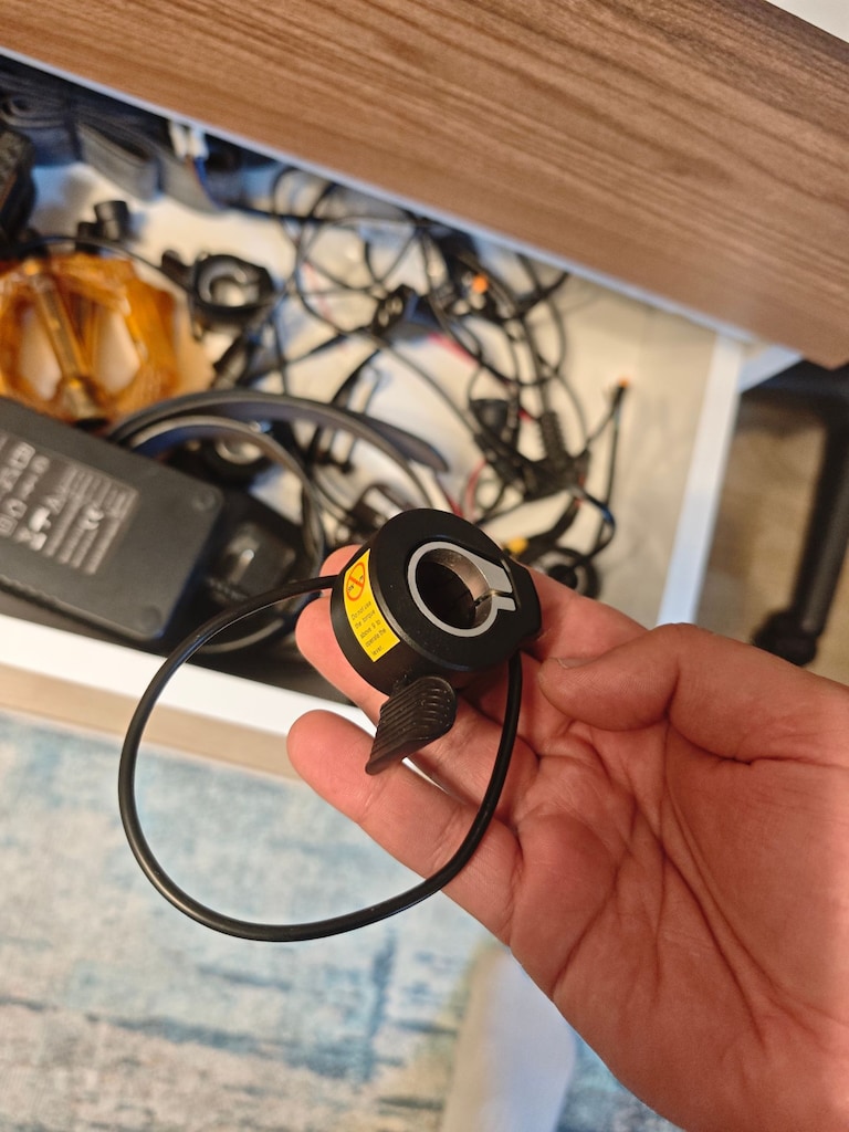 El gazı sıfır elektrikli bisiklet - 3