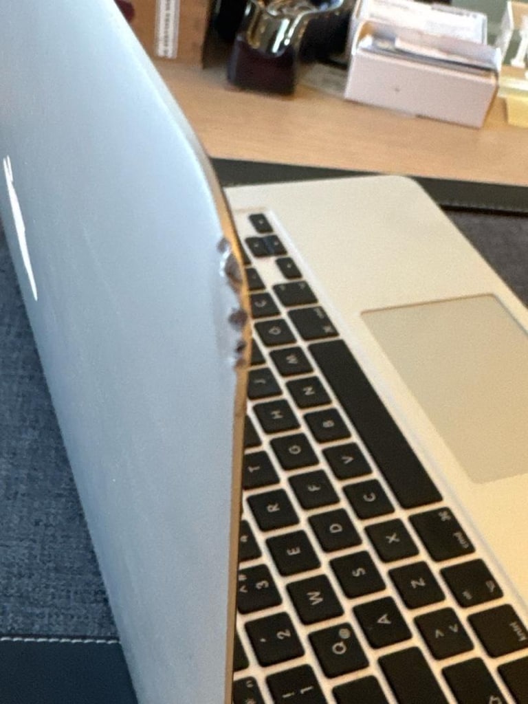 Apple MacBook Air 2017 13.3” | i5 | 8GB RAM | 128GB SSD - 3