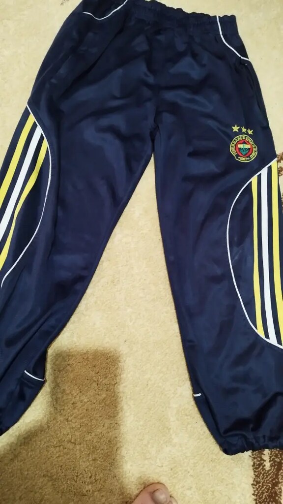 Fenerbahçeli çocuk eşofman..Gsaraylısı da var..