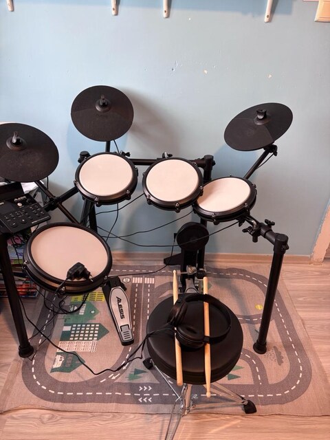 alesis nitromax kullanılmamış bateri