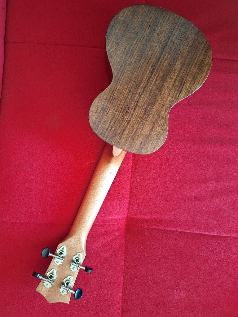 Ukulele Soprano - 2