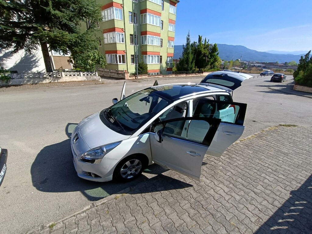 7 kişilik otomobil AİLE ARACİ Peugeot 5008 - 20