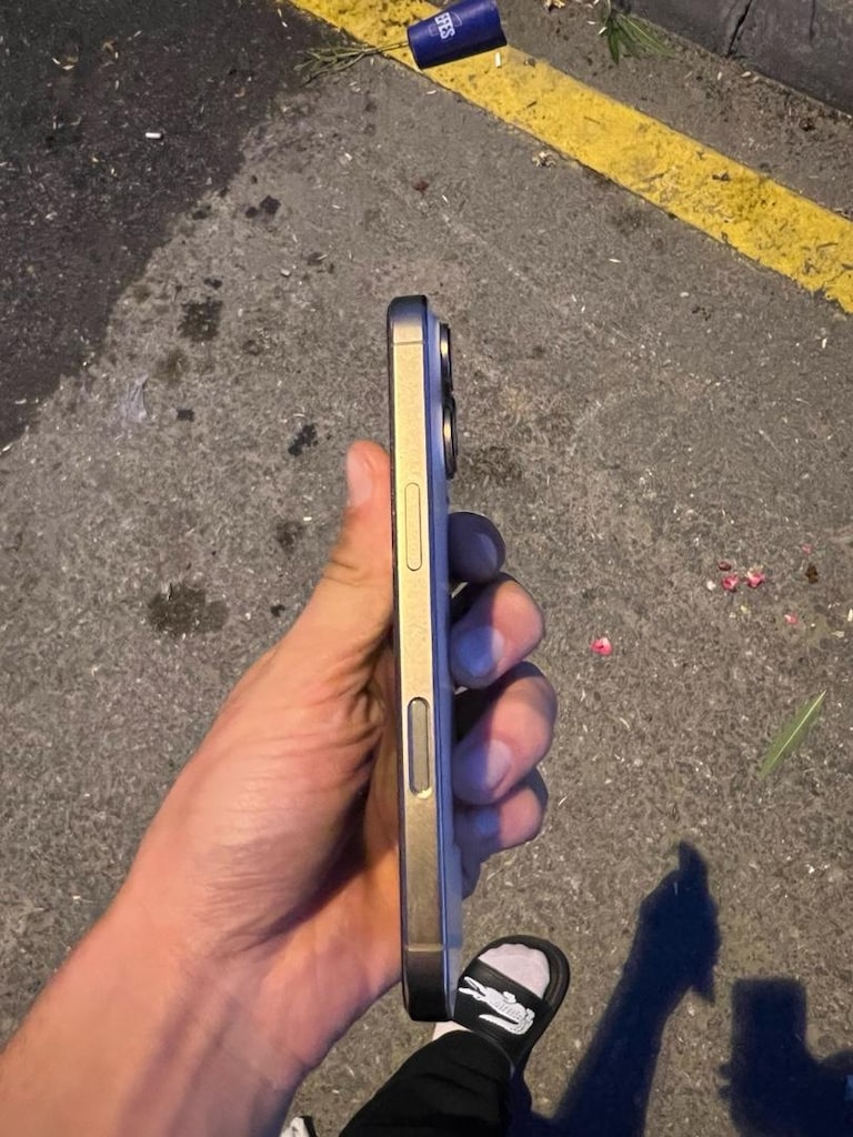 iPhone 16 pro - 2