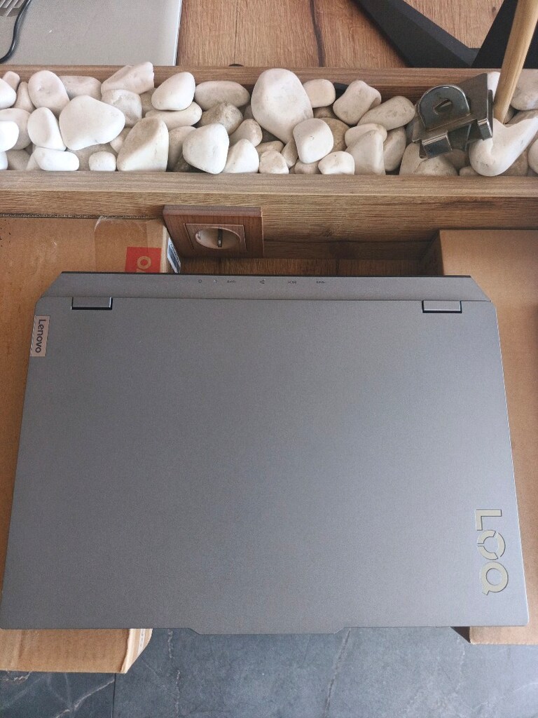 LENOVO LOQ - 2