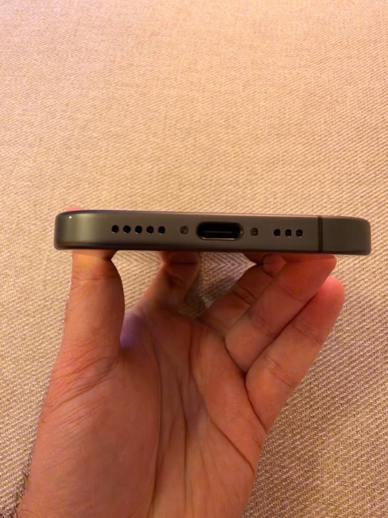 iPhone 17 - Siyah - 4