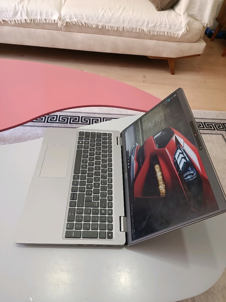 Dell Laptop İ5 11.NesiL - 8GB - 256GB SSD - Işıklı Klavye - 7