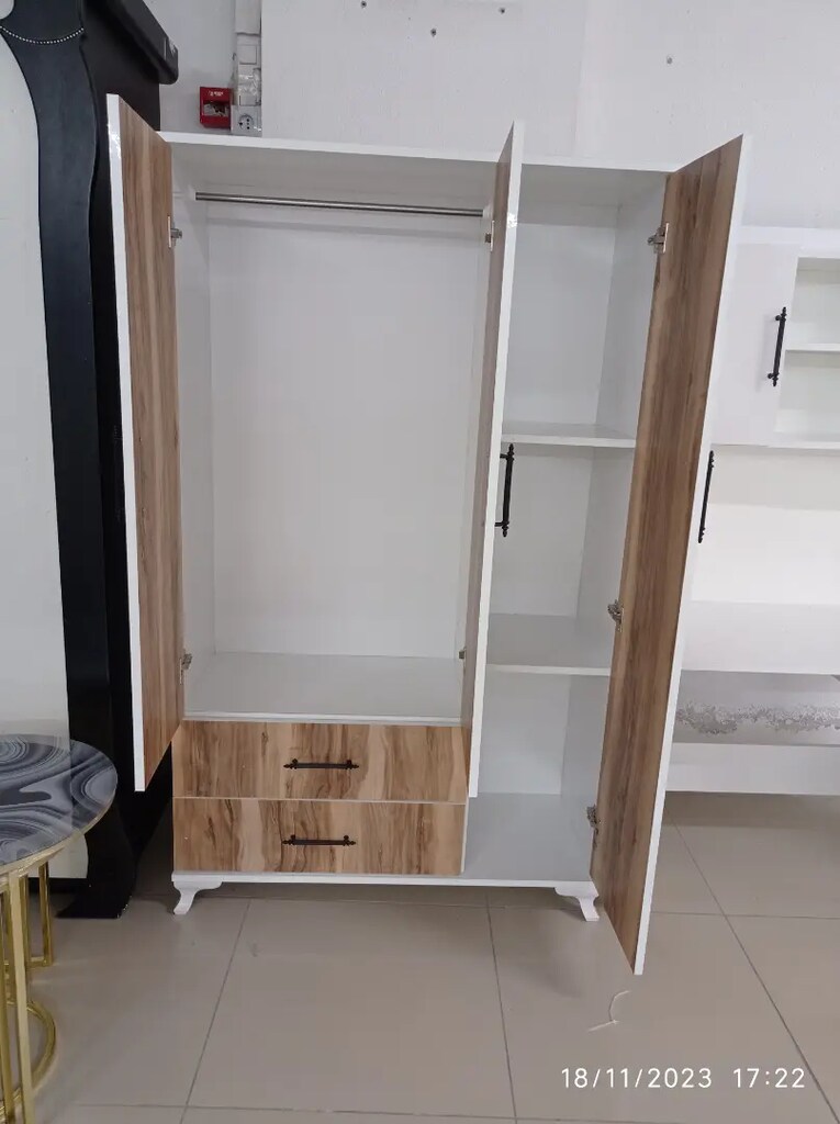 KAMPANYA Sıfır 3 kapaklı elbise dolabı - 2