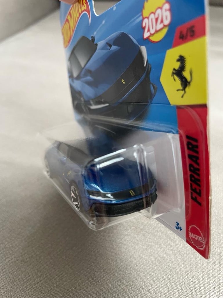 Hotwheels Ferrari 12clindri - 3