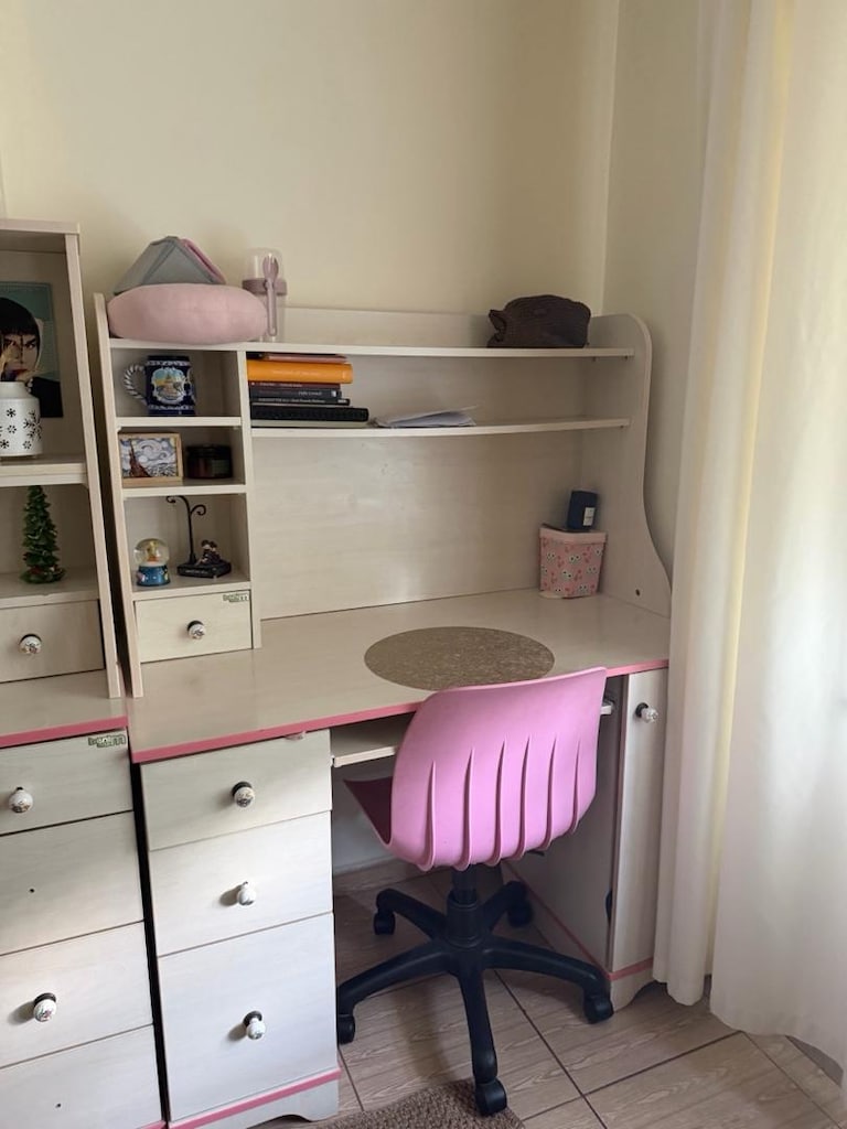 2 çalışma masalı, ranzalı, şifonyerli, dolaplı acil satılık genç odası