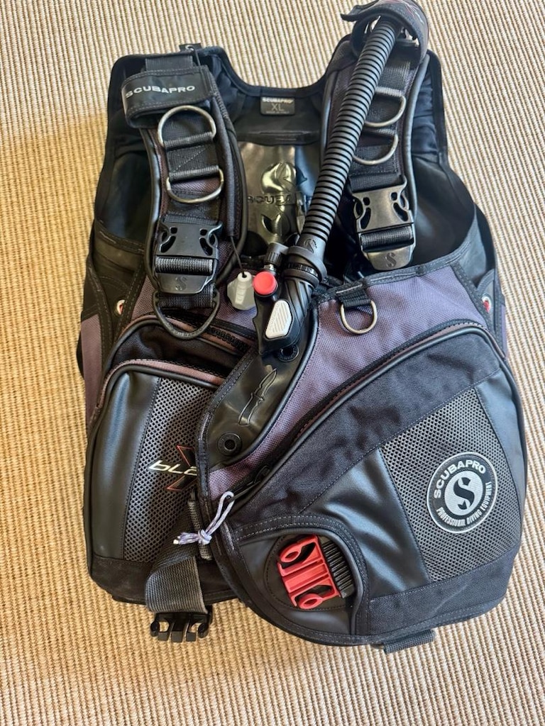 SCUBAPRO XBLACK BCD