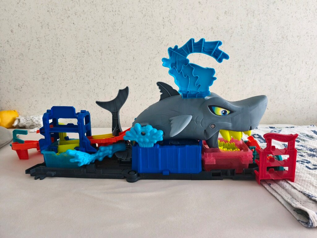 Hotwheels köpek balığı araba yıkama - 3