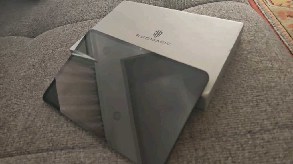 ZTE Nubia radmagic Astra 2 Gaming Tablet - 2