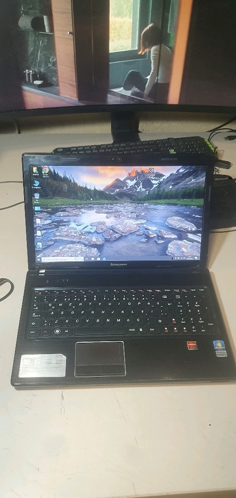Lenovo g570 I5/8GB/128GBSSD/WINDOWS 10 - 2