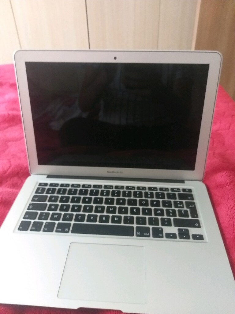 maacbook air . nakit iban 4.000 try - 2