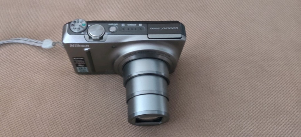 Nikon Coolpix S9100 model gümüş renkli fotoğraf makinesi. - 12