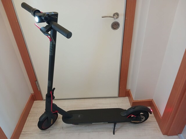 NEREDEYSE SIFIR GİBİ HİÇ KULLANILMADI XİAOMİ PRO2 SCOOTER