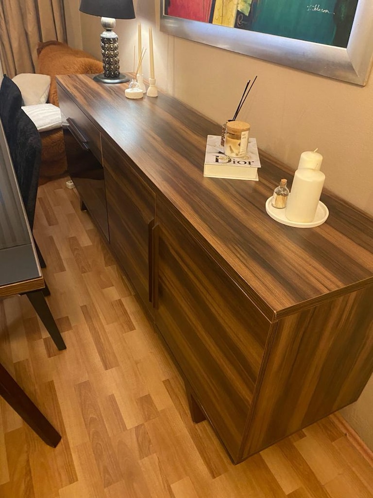 Enza Home Yemek Odası Takımı – 6 Sandalye, Cam Masa ve Büfe - 6