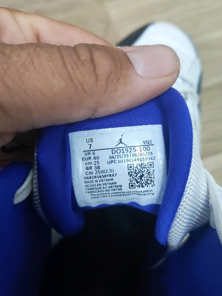 Nike Air Jordan - 4