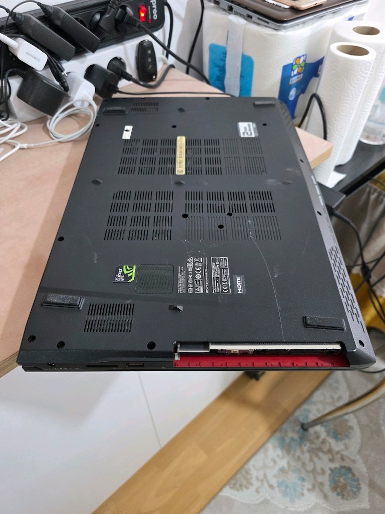 MSİ MS-1793 İ7-5700HQ 8GB RAM 128GB NVMe SSD 2GB EKRAN KARTI FULL HD - 10